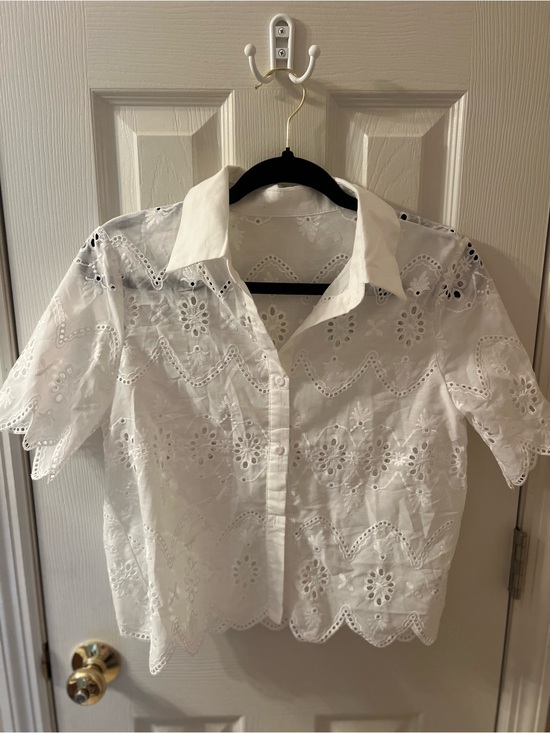Tops - White Eyelet Collared Women's Button Top